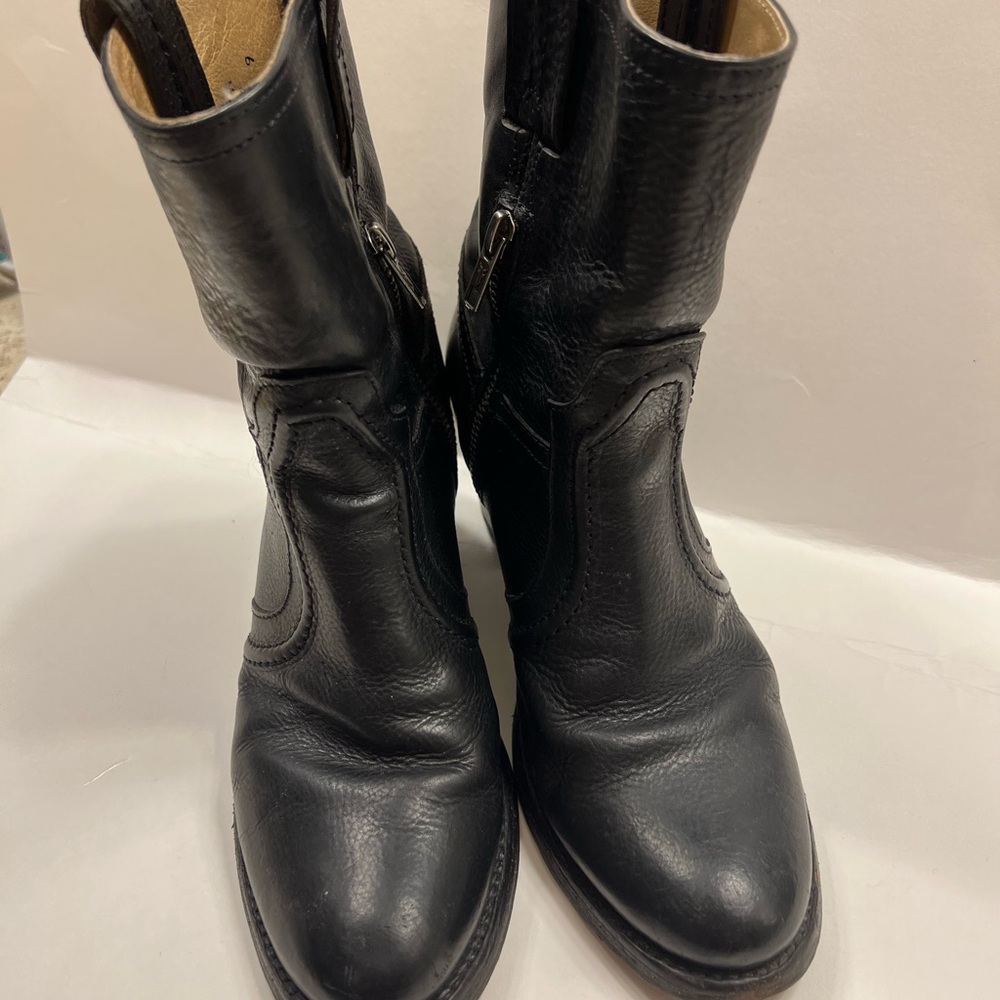 Frye Jane Trapunto Black Pebbled Black Leather Lace-Up Mid-Calf Boots Size 6B